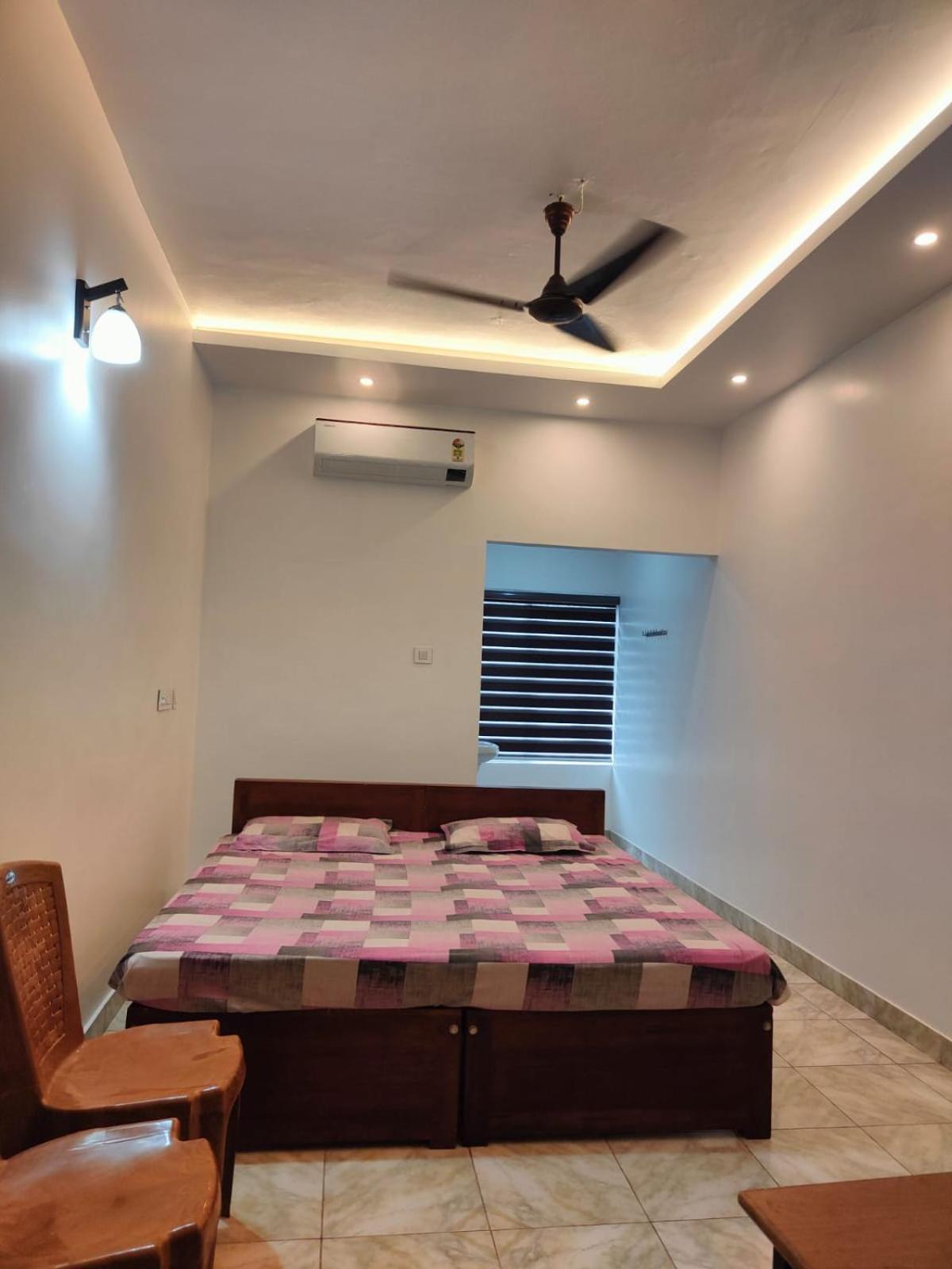 Thekkumpuram Tourist Home มาลัพปูรัม ภายนอก รูปภาพ