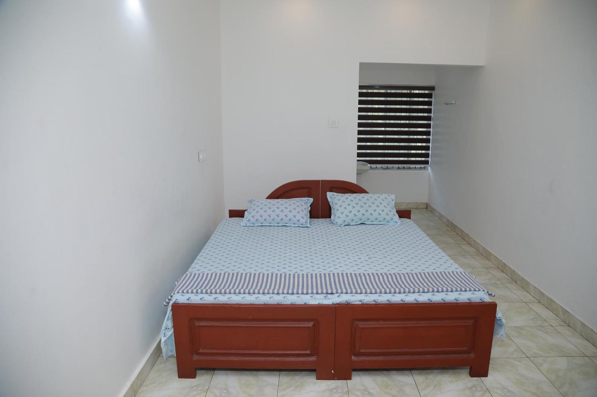 Thekkumpuram Tourist Home มาลัพปูรัม ภายนอก รูปภาพ